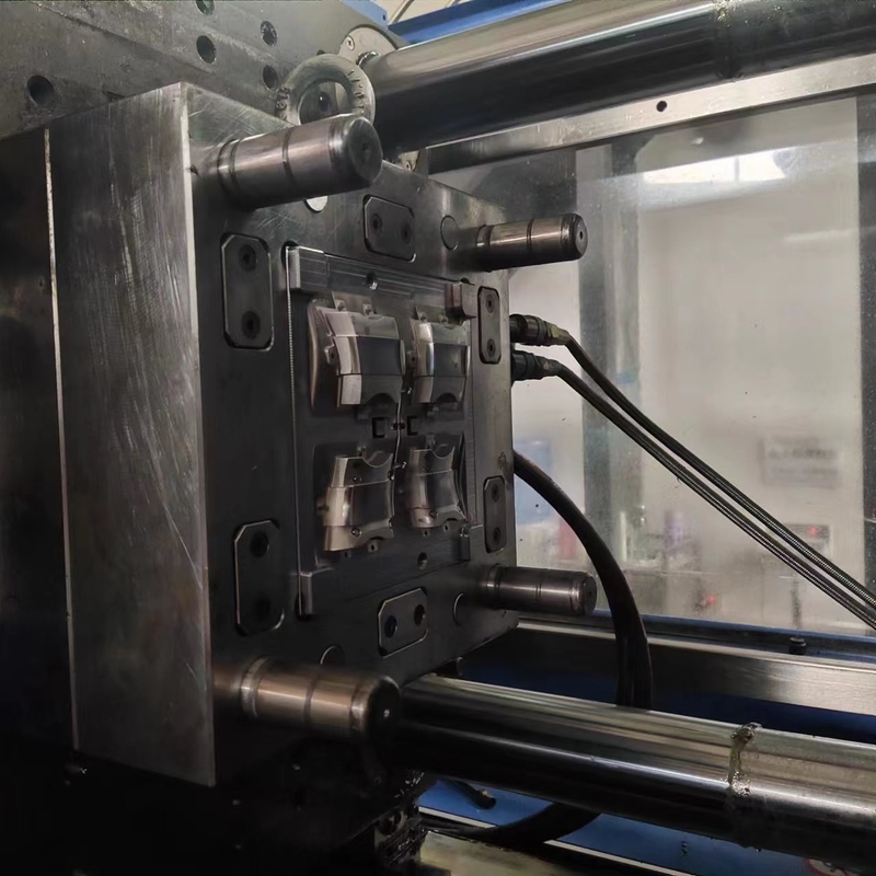 Tempo di consegna veloce Parti di plastica stampate ad alta precisione personalizzate per applicazioni industriali