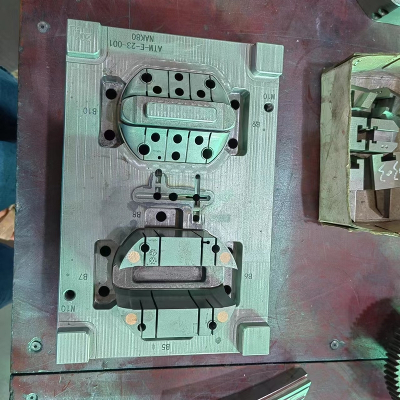Precisione plastica stampaggio a iniezione componenti di muffa Husky e P20 muffa acciaio
