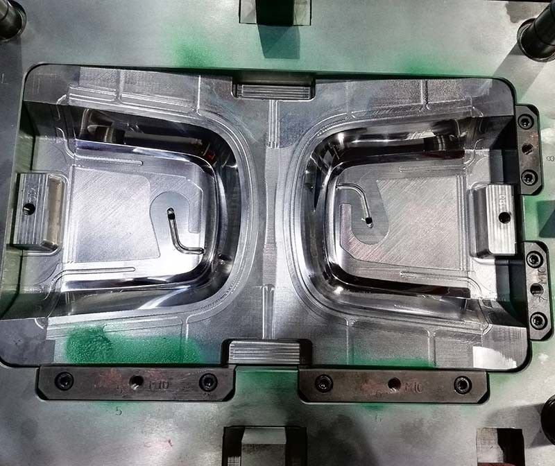 Lavorazione con utensili di plastica su ordinazione dell'iniezione per lo stampaggio ad iniezione di plastica del motociclo automatico