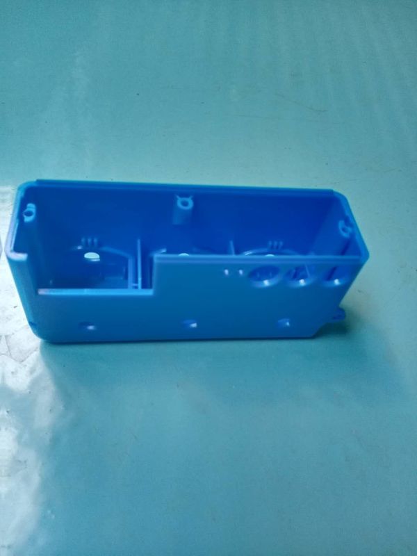 Stampaggio ad iniezione di alta precisione per la lavorazione con utensili di plastica delle parti di abitudine blu di plastica di colore