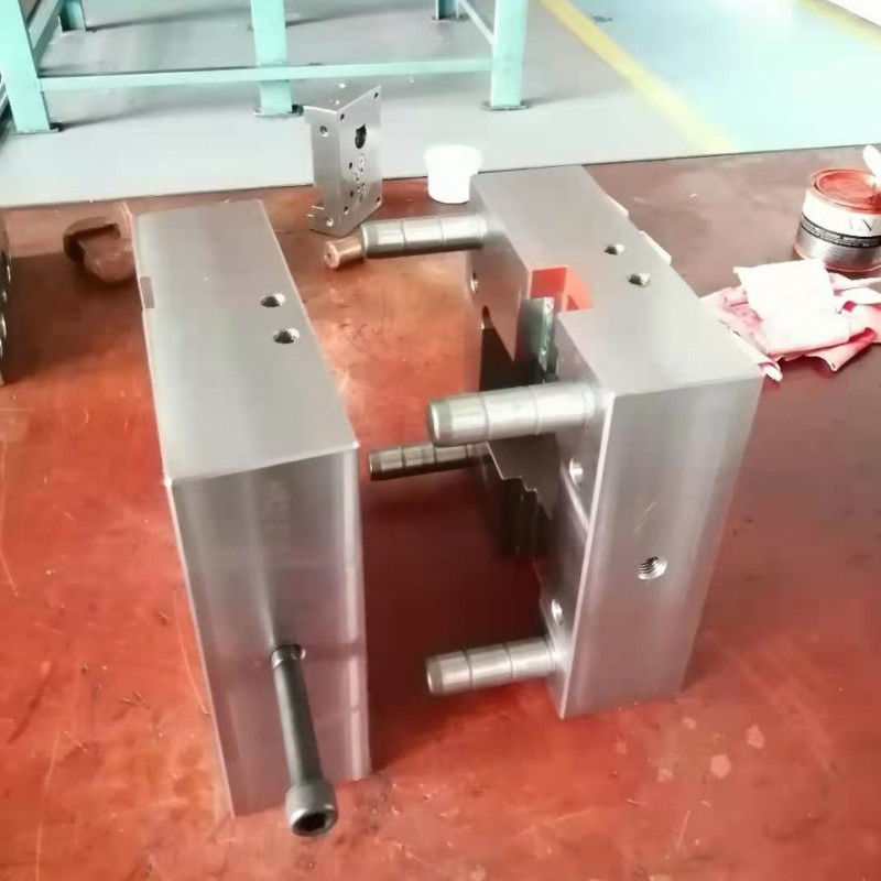 Lavorazione con utensili di plastica calda dello stampaggio ad iniezione del corridore PVDF dell'OEM HASCO