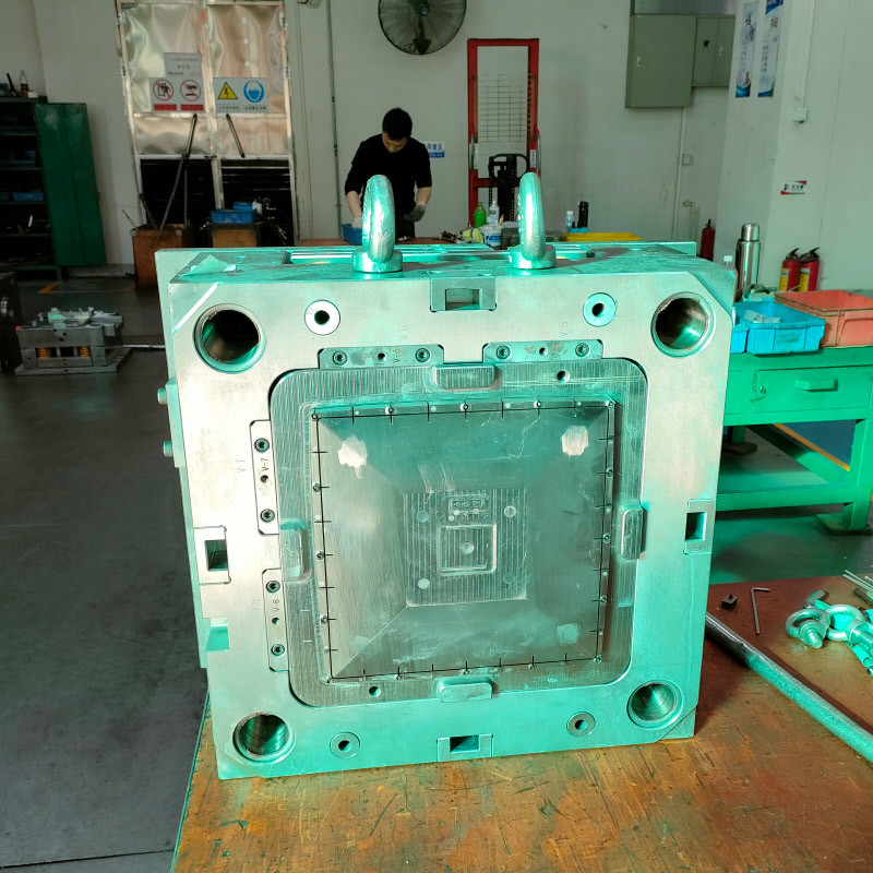 Stampaggio ad iniezione sottomarino del portone dell'OEM di Assab per l'accessorio materiale della plastica di PS